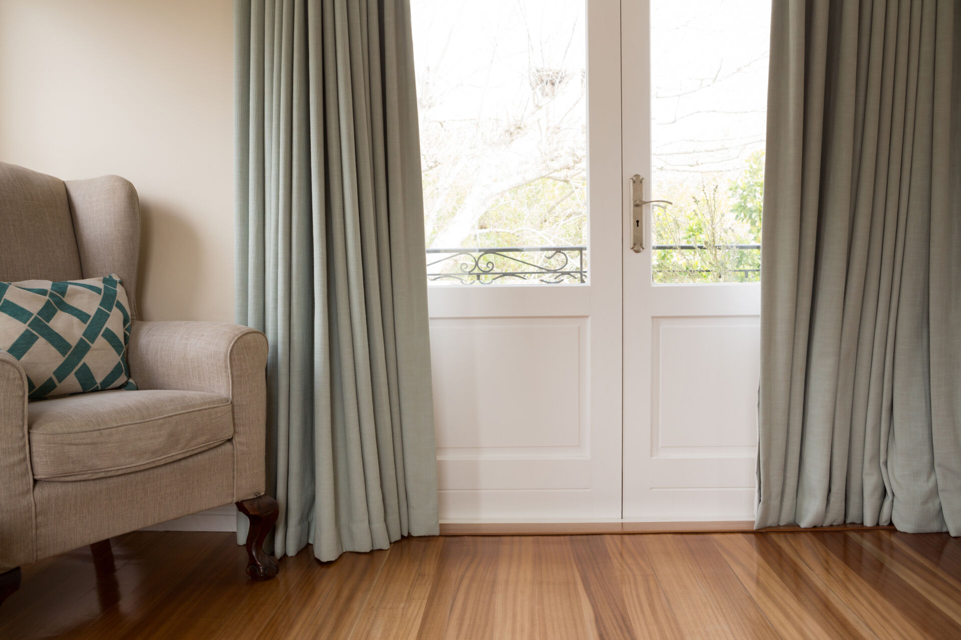Local maintenance services curtains hanging