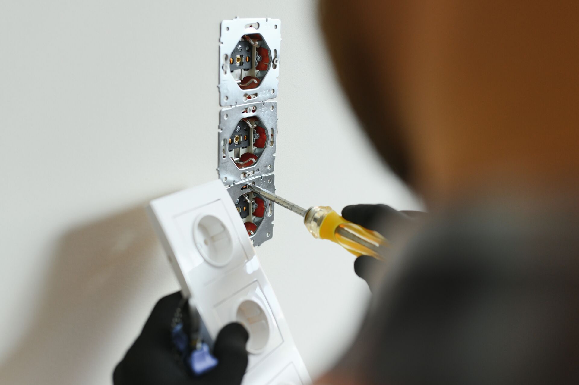 Local Maintenance Services carrying out PAT testing in office