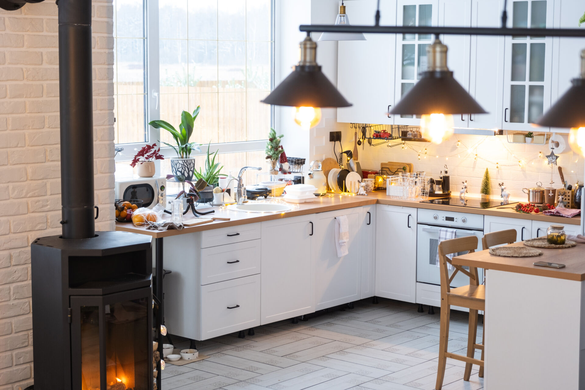 Professional minor electrical repairs by Local Maintenance Services