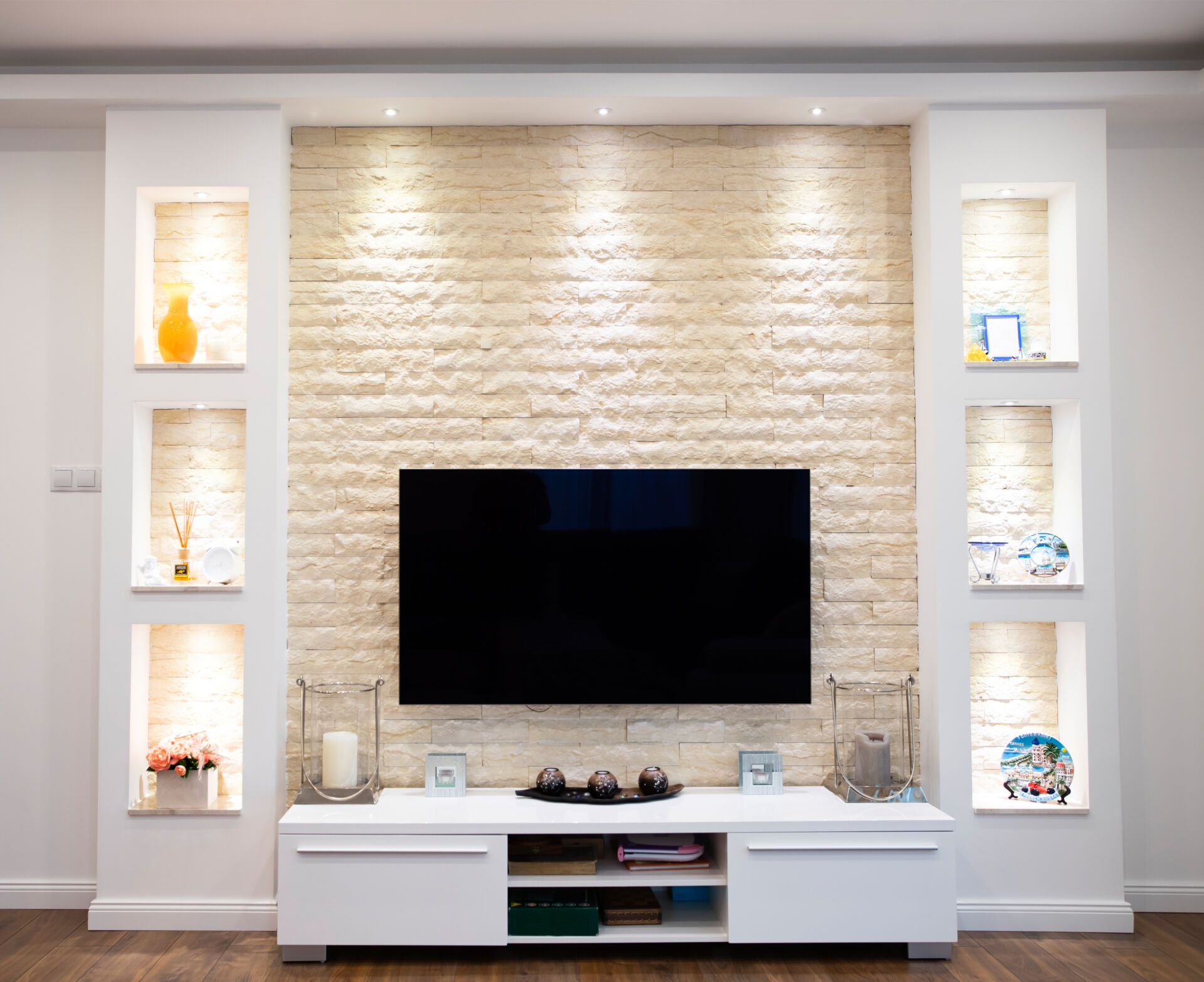 Expert TV installation and wall mounting service